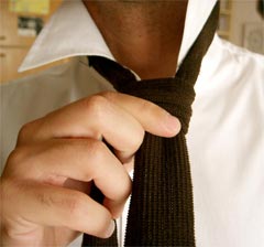 Men should button up their shirt and wear a tie